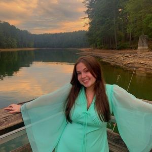 Meet your Posher, Julia